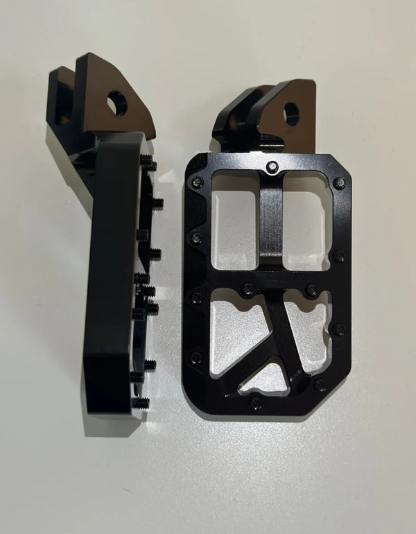 Black foot pegs