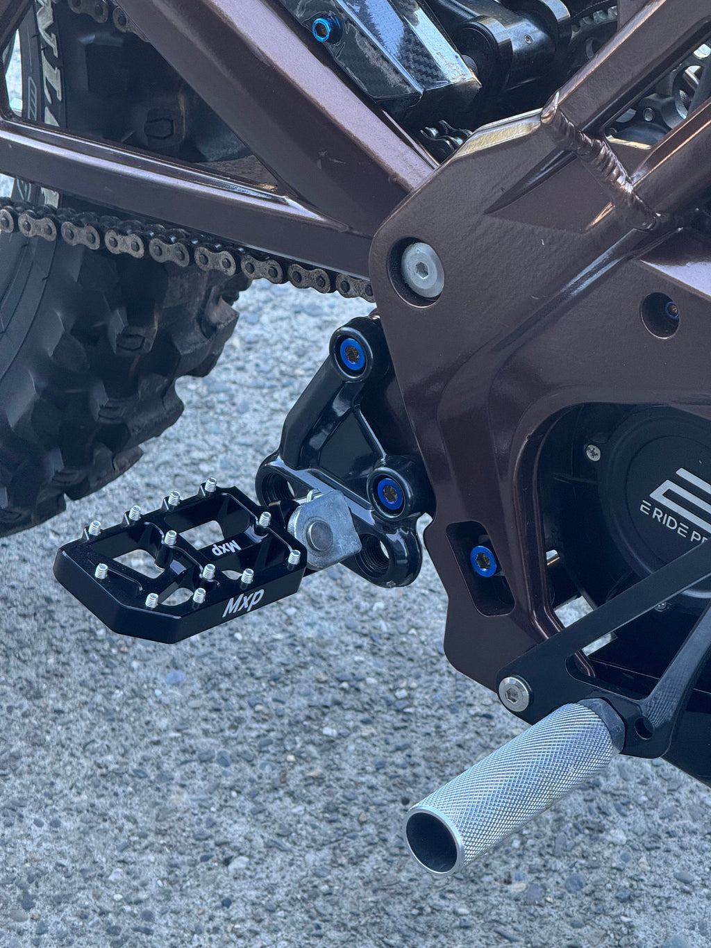 𝙋𝙚𝙜 𝙢𝙤𝙪𝙣𝙩 𝙩𝙞𝙩𝙖𝙣𝙞𝙪𝙢 𝙗𝙤𝙡𝙩𝙨