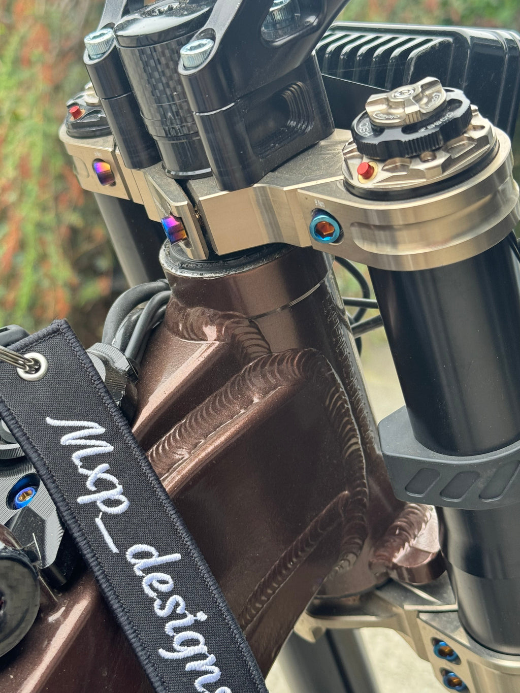 𝙁𝙤𝙧𝙠 𝙩𝙞𝙩𝙖𝙣𝙞𝙪𝙢 𝙗𝙤𝙡𝙩𝙨